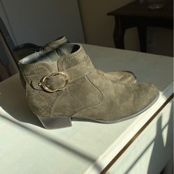 Green Ankle Boots With Zipper On The Side