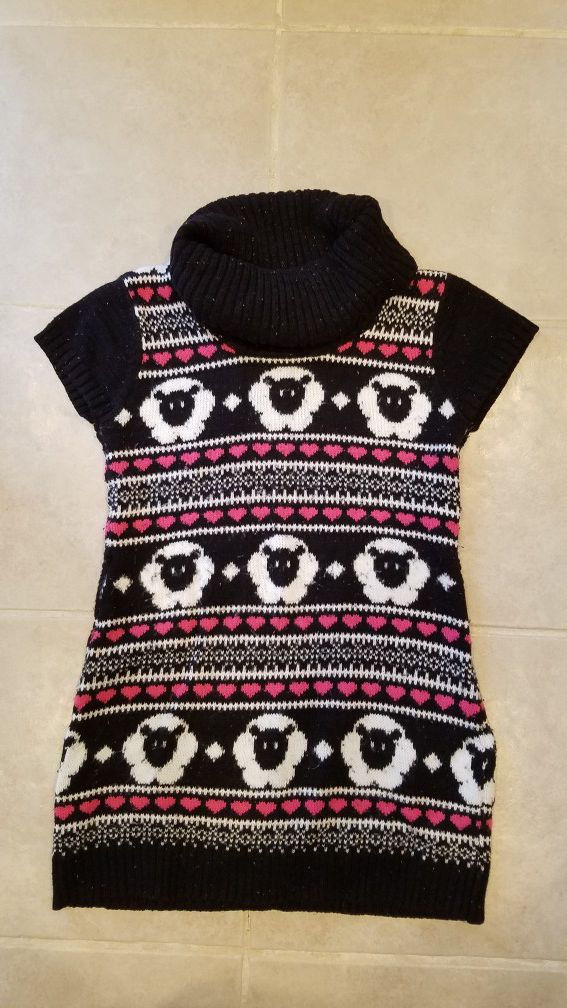 Girl's sweater dress. Size M
