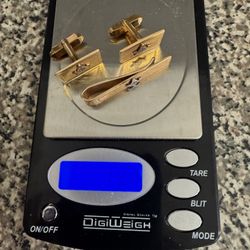 Avanti Gold Cufflinks and Tie Clip 