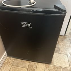 Black Decker Mini Fridge 
