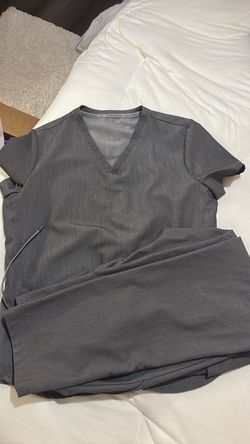 FABLETICS SCRUBS