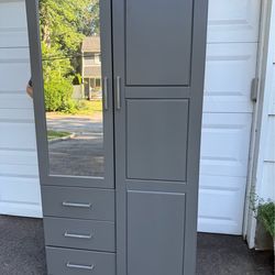 **New Contemporary Wardrobe**