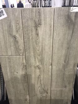 Porcelain tile wood look