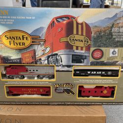 Santa Fe flyer Train Set