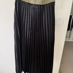 Skirt Size Small - Pickup From Northridge Area 