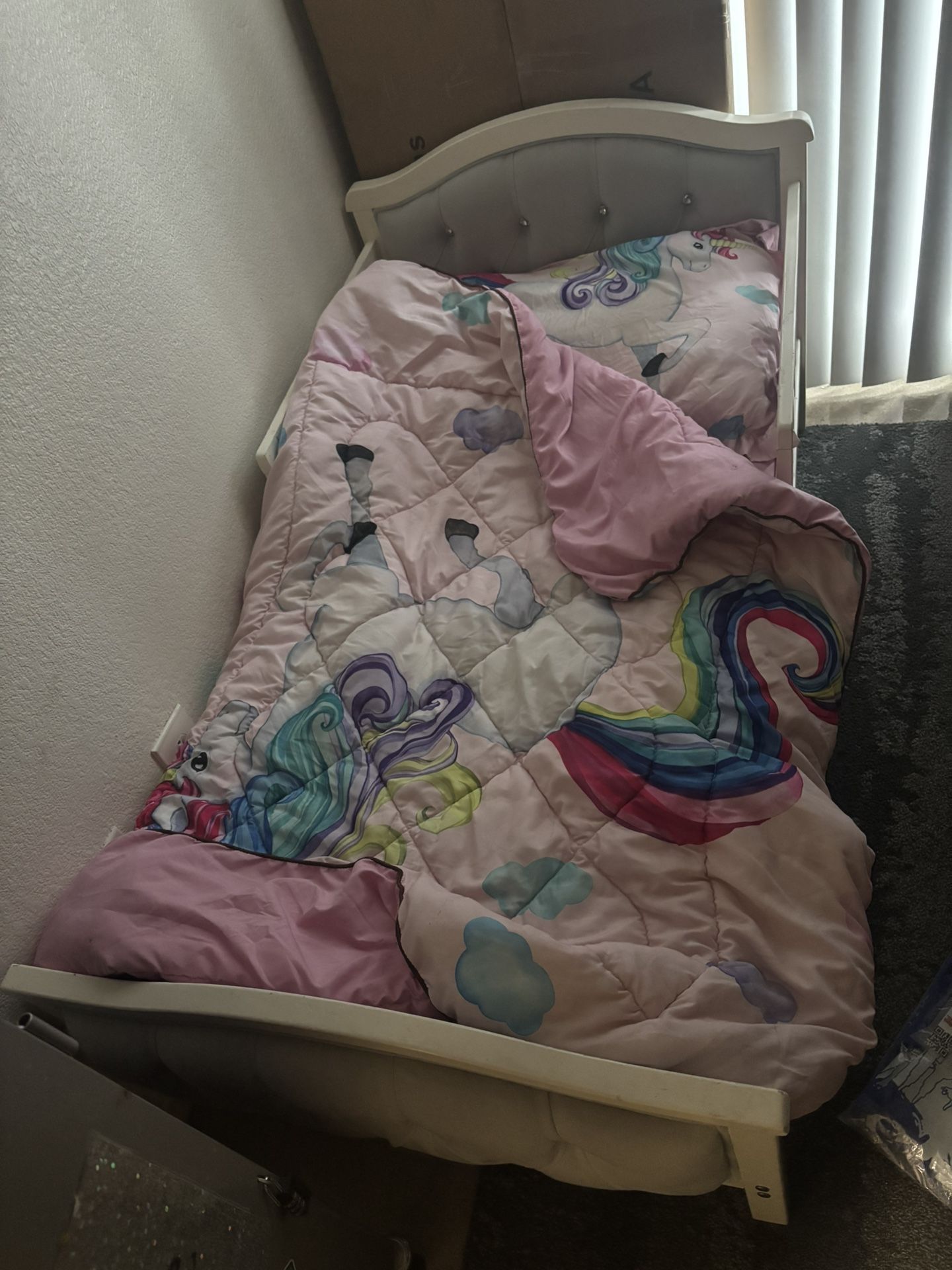 Grey White Diamond Tufted Toddler Bed
