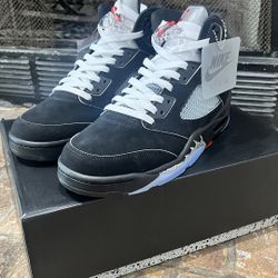 Jordan 5 Black Metallic size 8