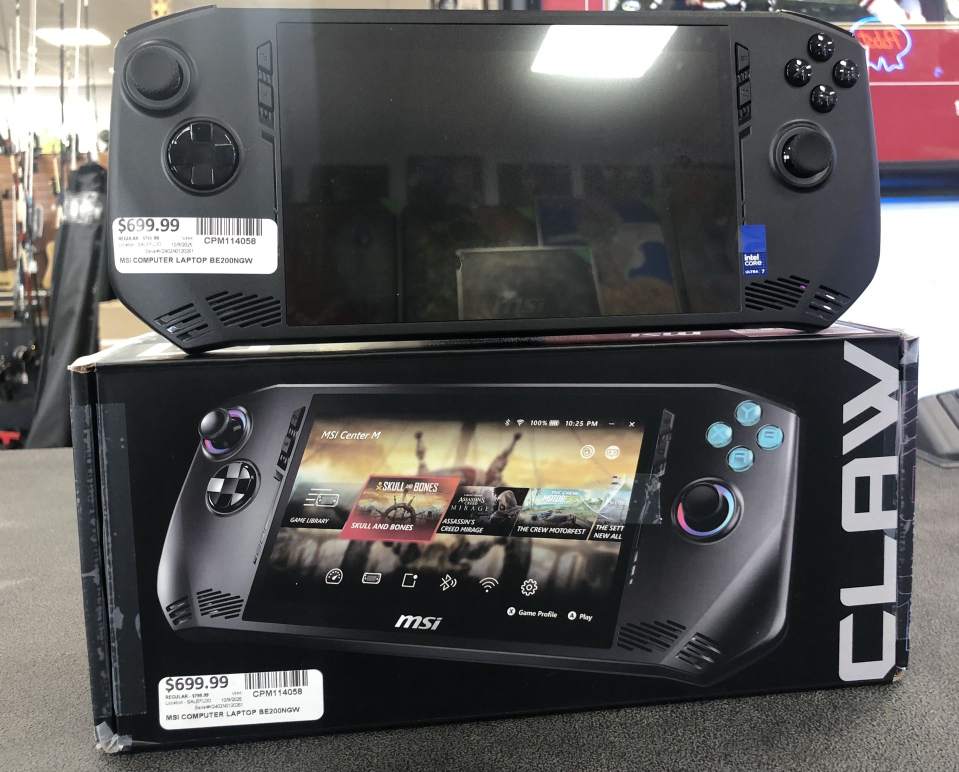 MSI Claw Handheld Game Device ( Hablamos Espanol )