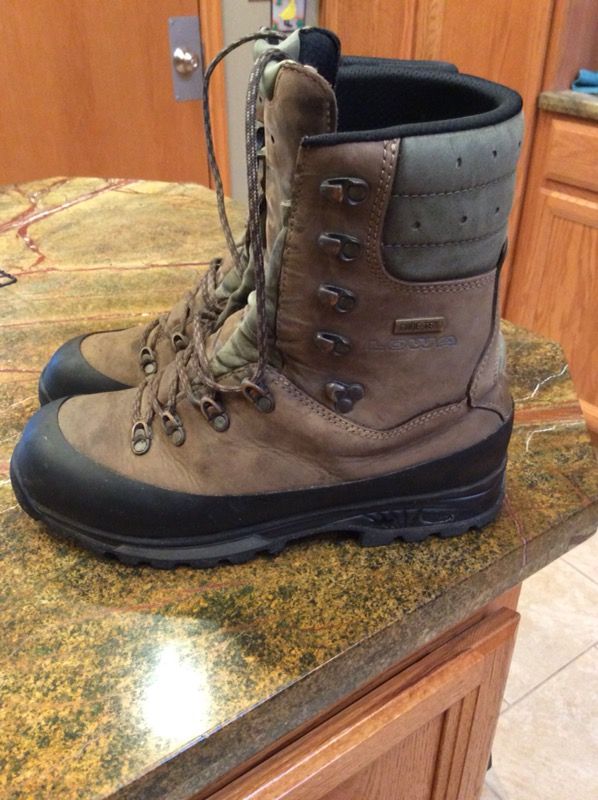 LOWA SHEEP HUNTER boots Size 10