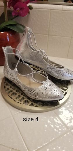 Size 4 flats