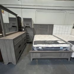4pc Queen Bed Set