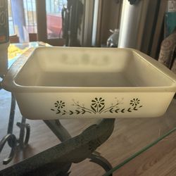 Vintage Corelle 8 in square baking dish