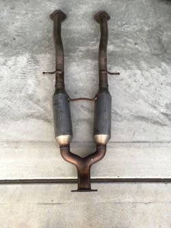 2014 Nissan 370 Z Muffler and Resonator pipe
