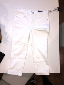 NYDJ’s Women’s White Capri Jeans Size 4