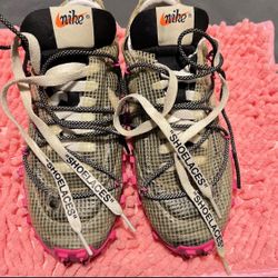 Women’s Sneakers 5.5US