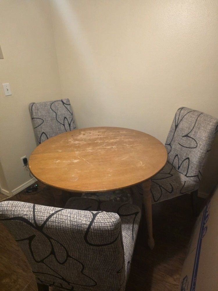 FREE – Extendable Dining Table + 3 Chairs