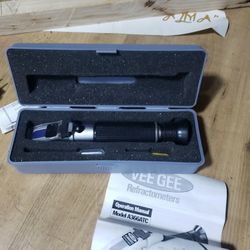 Vee Gee REFRACTOMETER