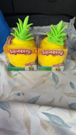 Squeeezy Pineapple Squishy