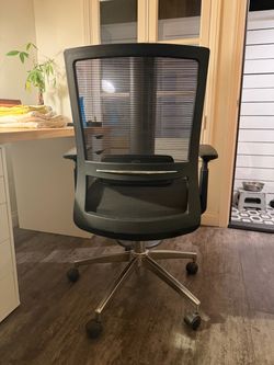 Black Mesh Ergonomic Office Chair
