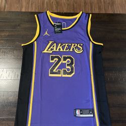 James Lakers Jersey 