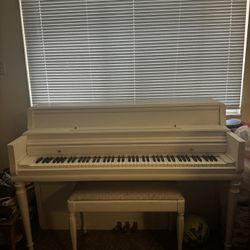 FREE 1964 Wurlitzer Piano