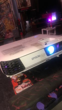 Epson ex3240 portable projector, WiFi, hdmi, AV.