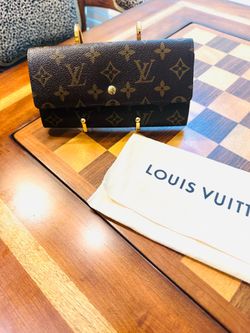 LV Monogram Sarah Wallet