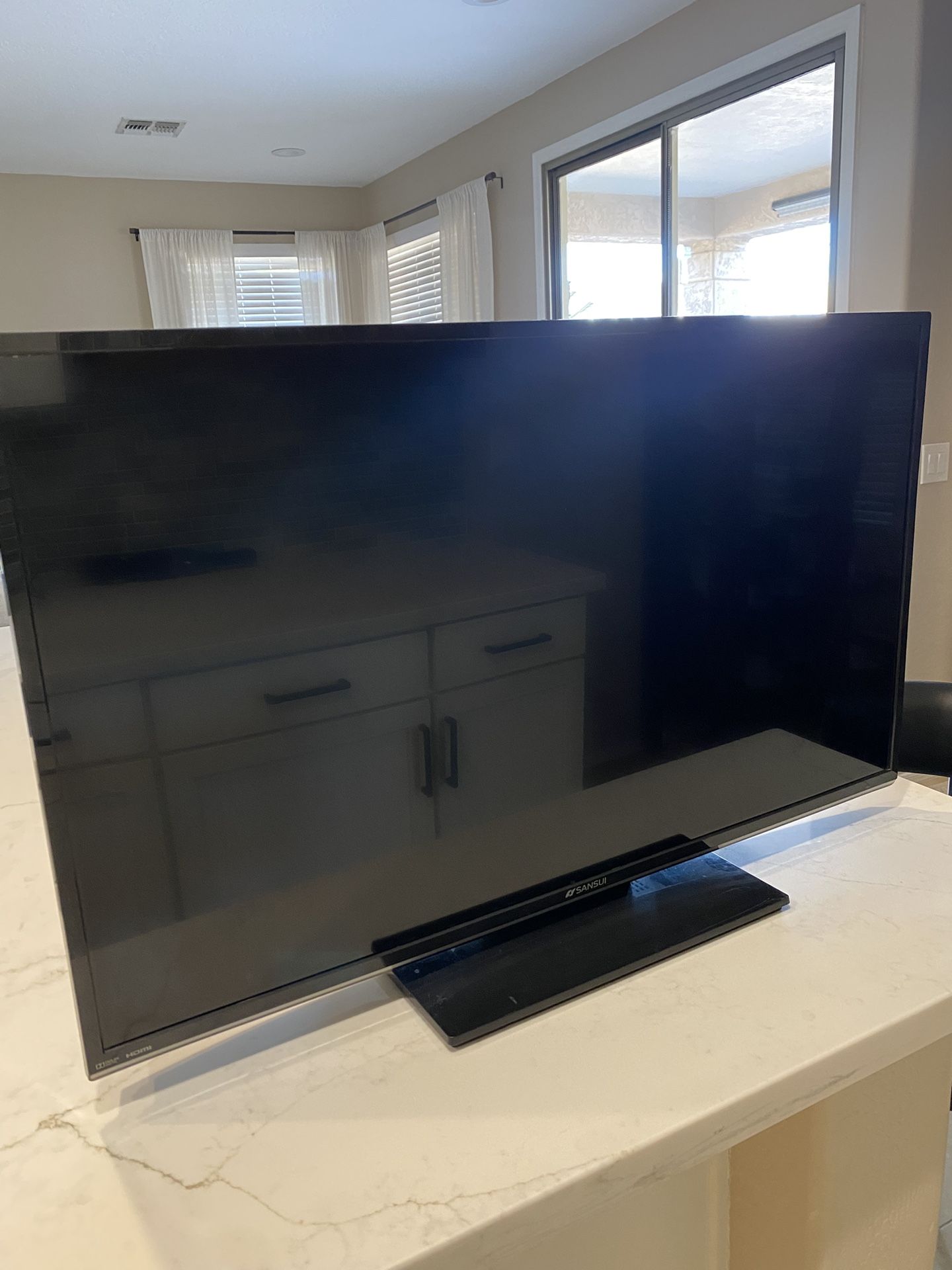 40” Sansui Flatscreen TV