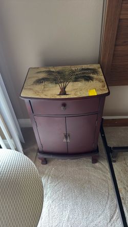 Decorative end table/ night table