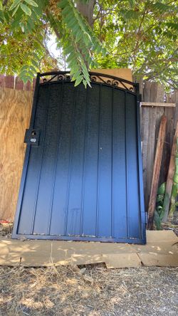 Gate door