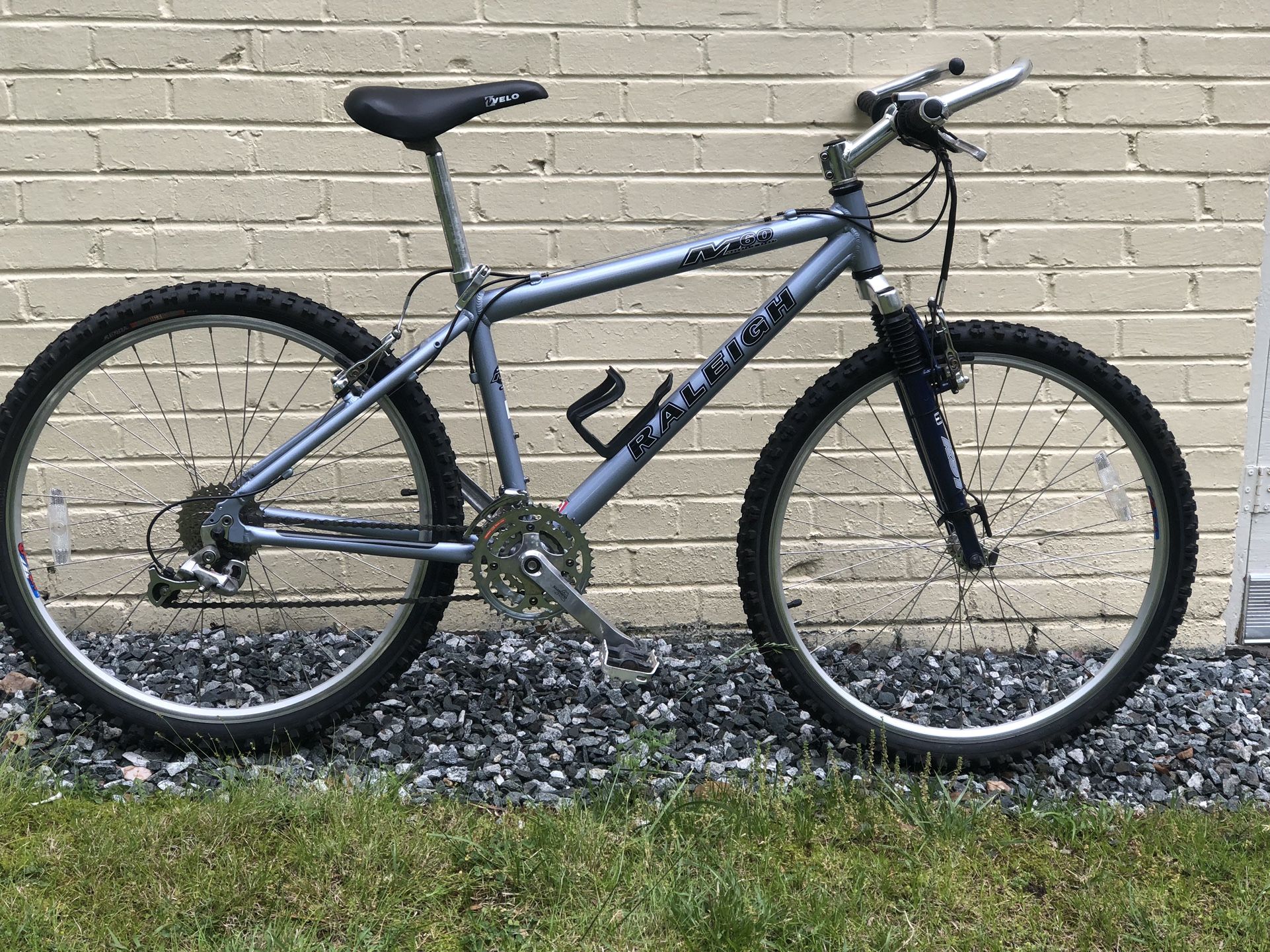 MOUNTAIN BIKE
