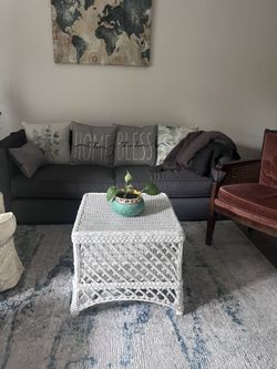 Mesa Bonita/ Wicker Table