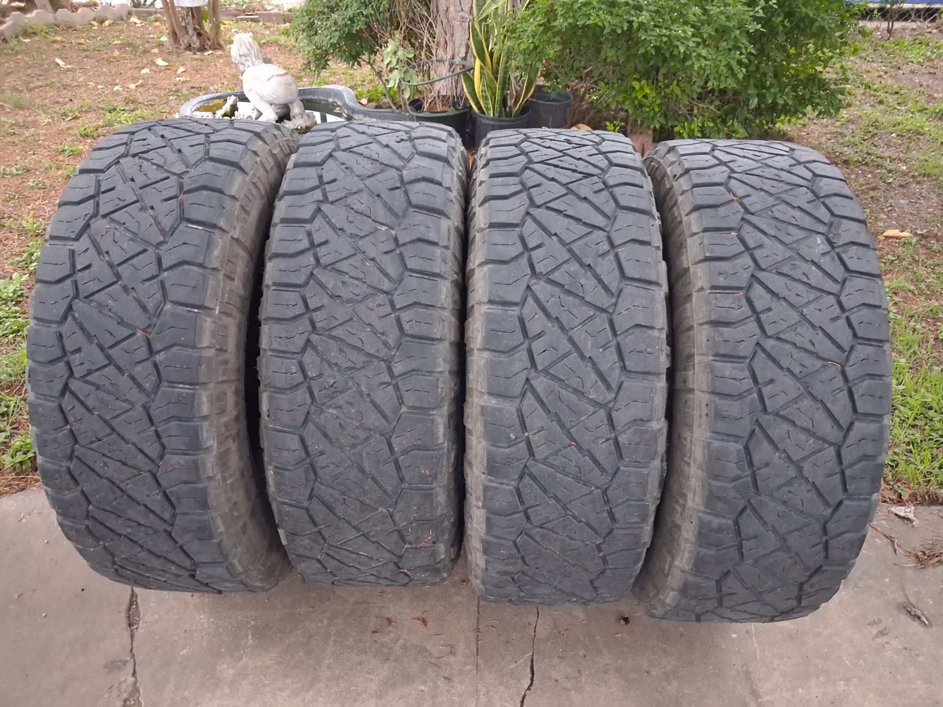 Rfor 4 tires 275/70R18 RIDGED GRAPPLER IN VERY VERY GOOD CONDITIONS $300 ...
