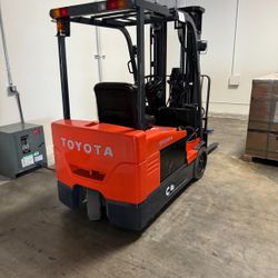 Electric Toyota Forklift 