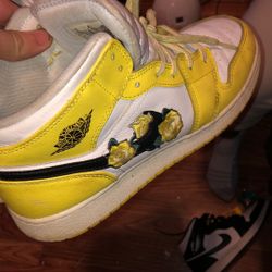 Jordan 1 Mids