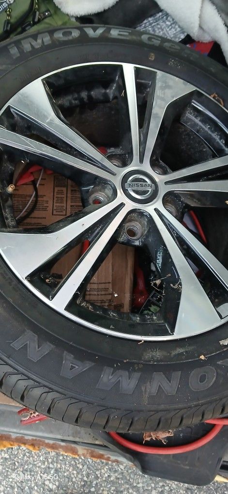 Tire 16 Nissan
