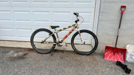 26in blocks flyer (SE Bike )