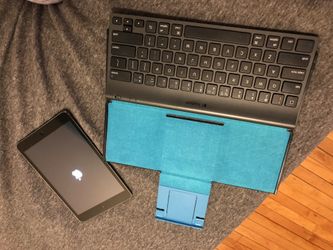 Mini iPad 16gb with Bluetooth keyboard
