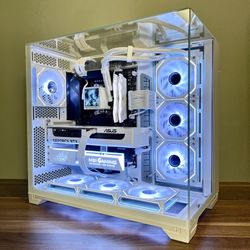High End Gaming PC | R7 7800x3D | RTX 5070