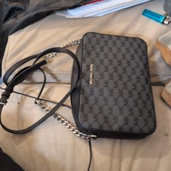 Michael Kors Jet Set Item East West (EW) Crossbody Bag,