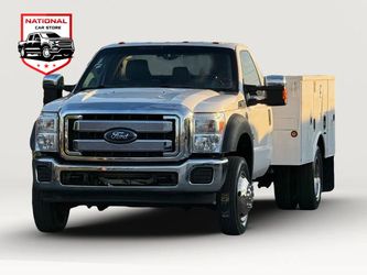 2015 Ford F550 Super Duty Regular Cab & Chassis