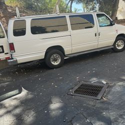 Ford E350 Súper Futuro