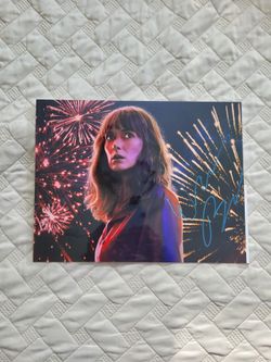 Winona Ryder Stranger Things Autographed Photo 8x10