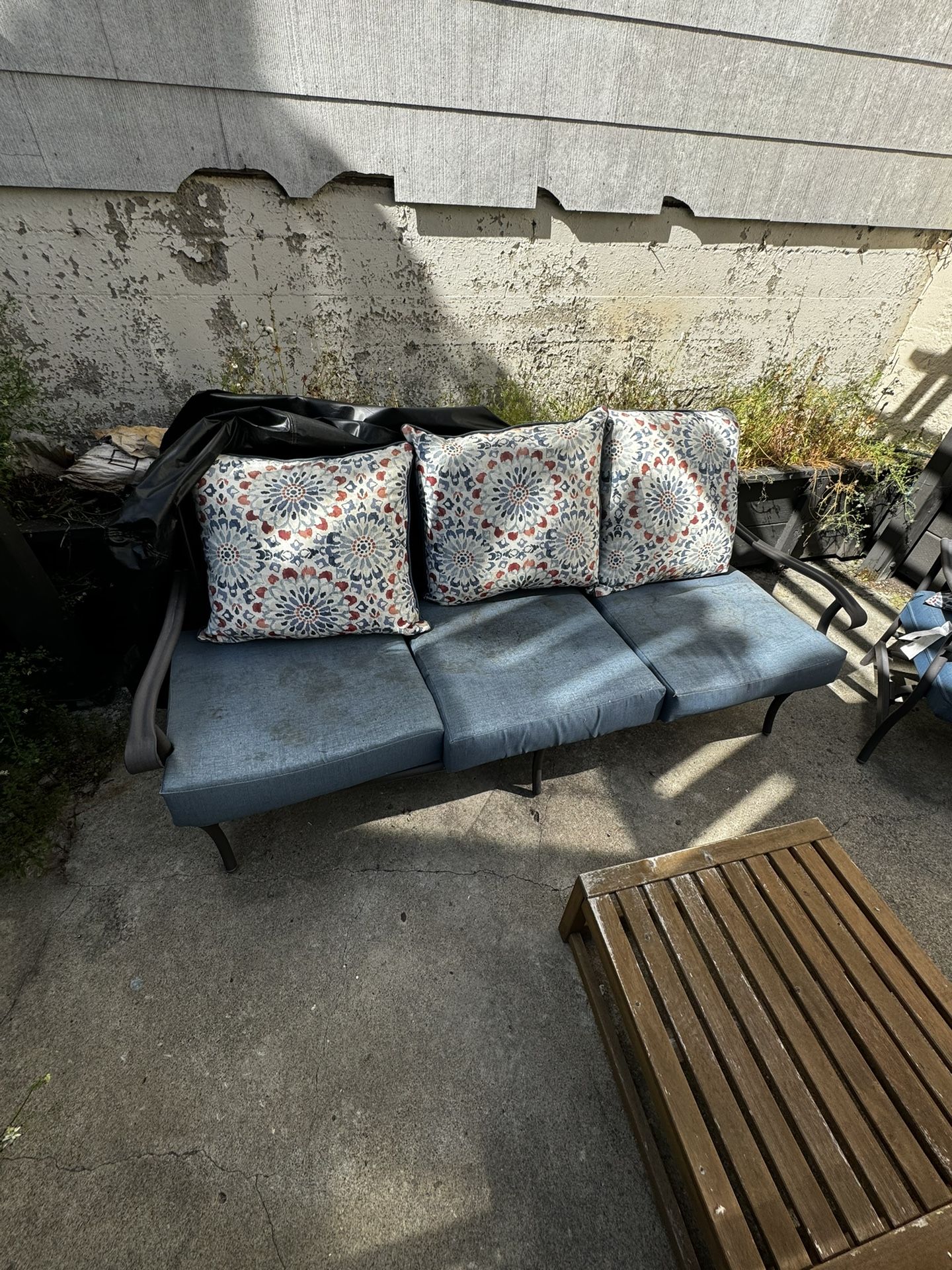 Outdoor sofa and Chairs
