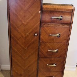 Art Deco Furniture/Antique Collector 