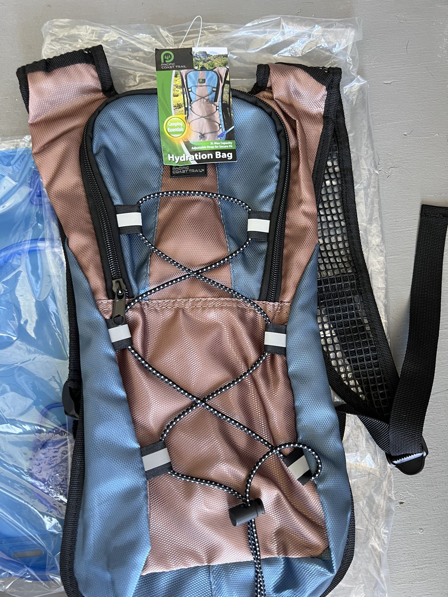 Pacific Coast Trail Camping - 2 Liter Hydration Backpack NEW