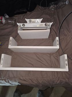 Floating shelves