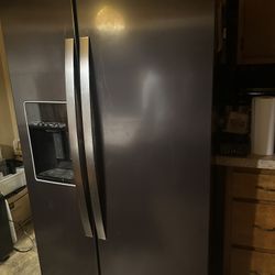 Whirlpool Refrigerator Black Stainless