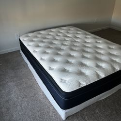 Queen Size Bed 