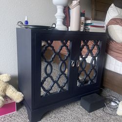 Set Of 2 Navy Blue Nightstands- Excellent Condition 